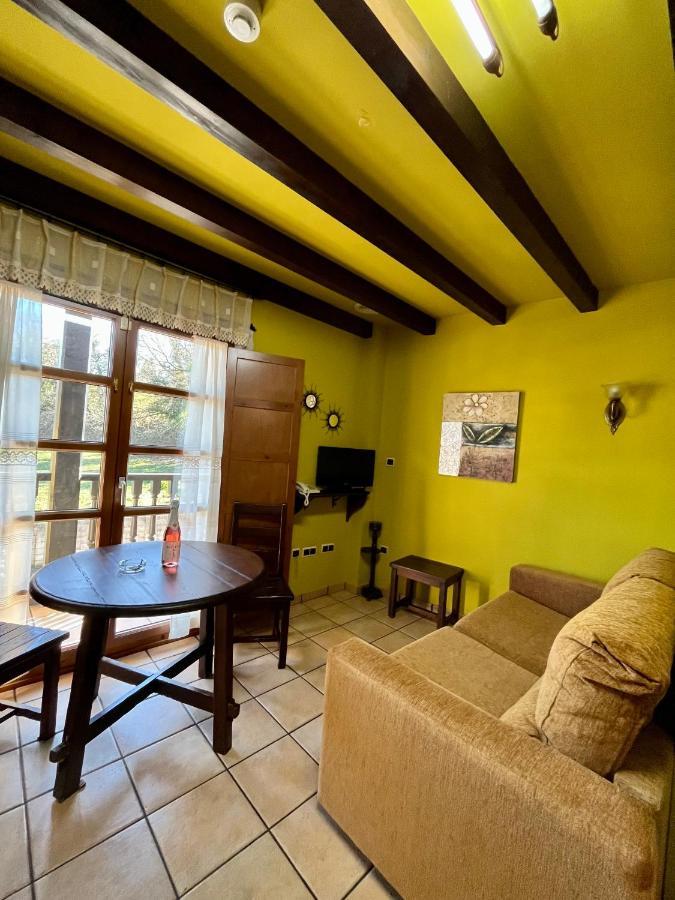 Apartamentos Turisticos Paseo De La Alameda Вальявисьоса Экстерьер фото