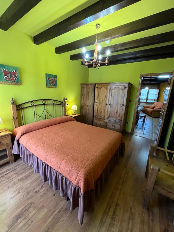Apartamentos Turisticos Paseo De La Alameda Вальявисьоса Экстерьер фото