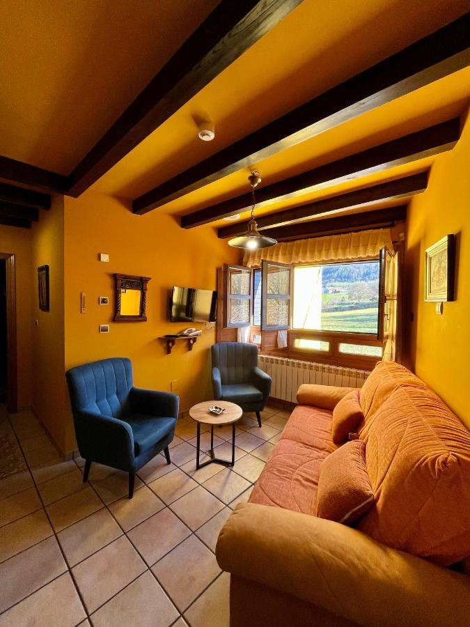 Apartamentos Turisticos Paseo De La Alameda Вальявисьоса Экстерьер фото