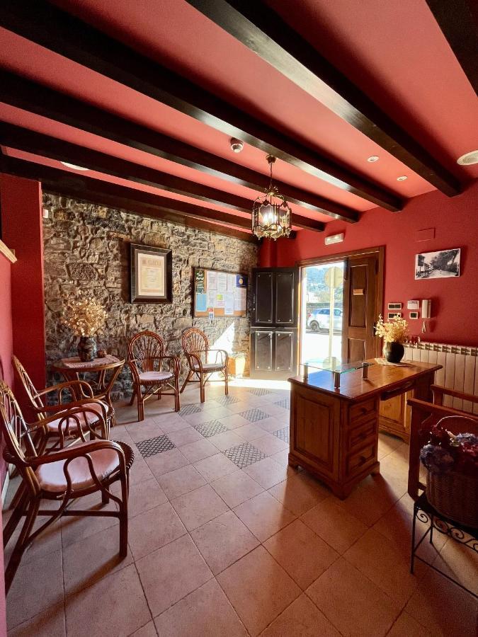 Apartamentos Turisticos Paseo De La Alameda Вальявисьоса Экстерьер фото