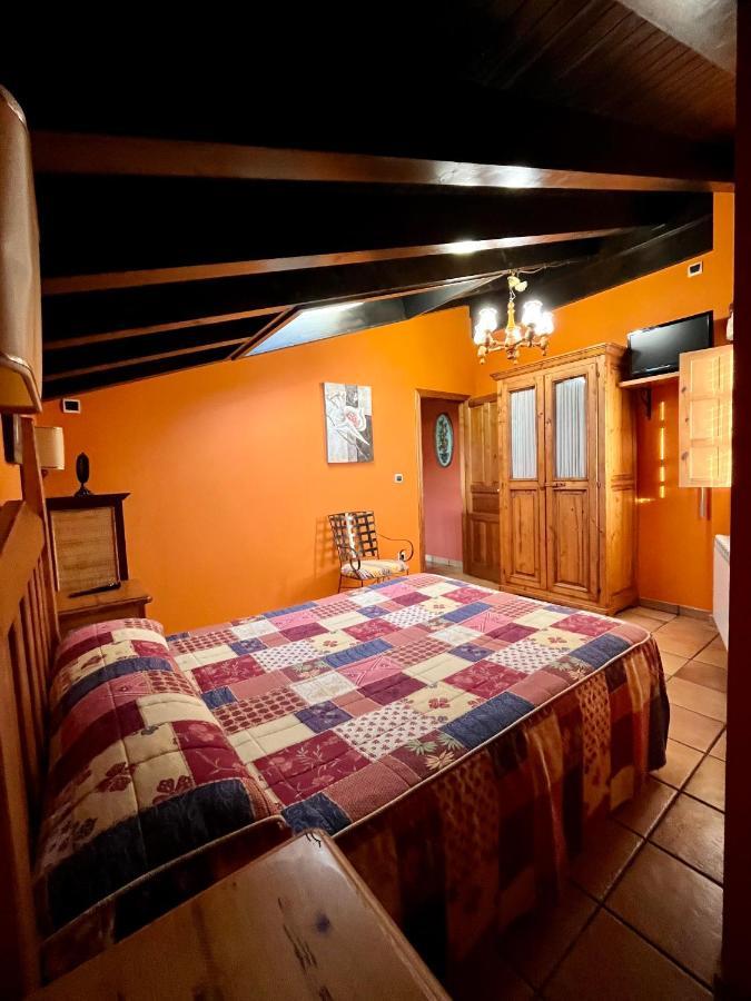Apartamentos Turisticos Paseo De La Alameda Вальявисьоса Экстерьер фото