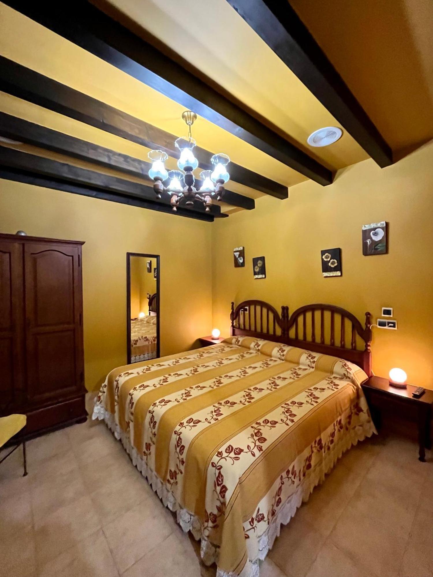 Apartamentos Turisticos Paseo De La Alameda Вальявисьоса Экстерьер фото