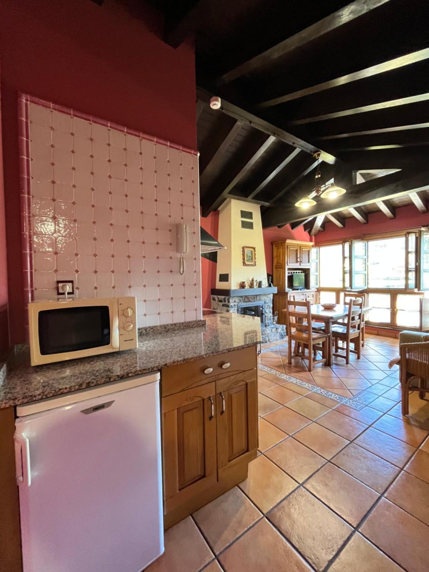 Apartamentos Turisticos Paseo De La Alameda Вальявисьоса Экстерьер фото