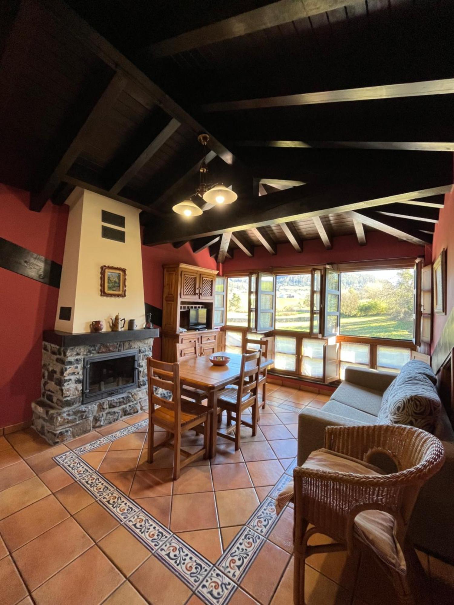 Apartamentos Turisticos Paseo De La Alameda Вальявисьоса Экстерьер фото