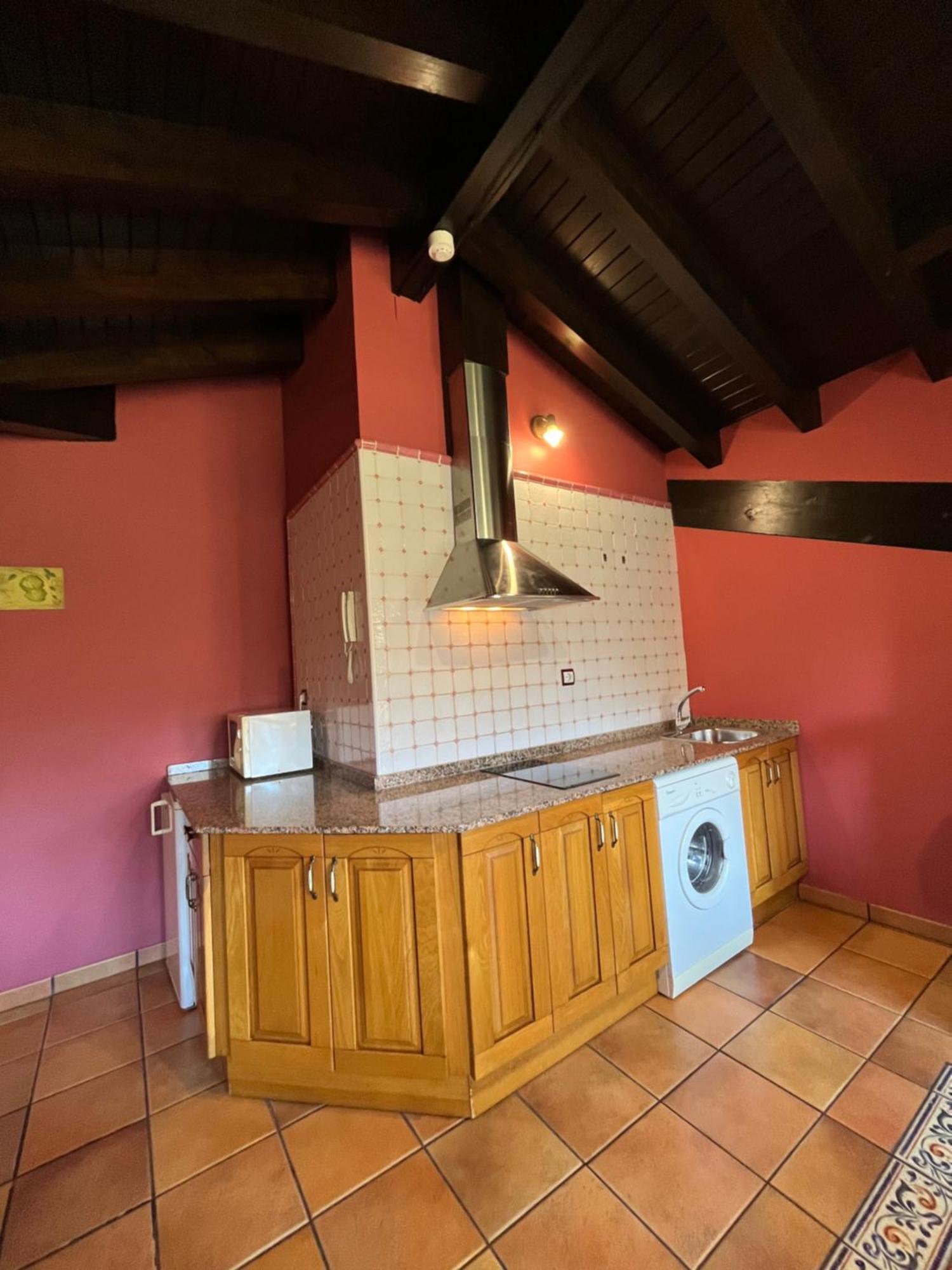 Apartamentos Turisticos Paseo De La Alameda Вальявисьоса Экстерьер фото