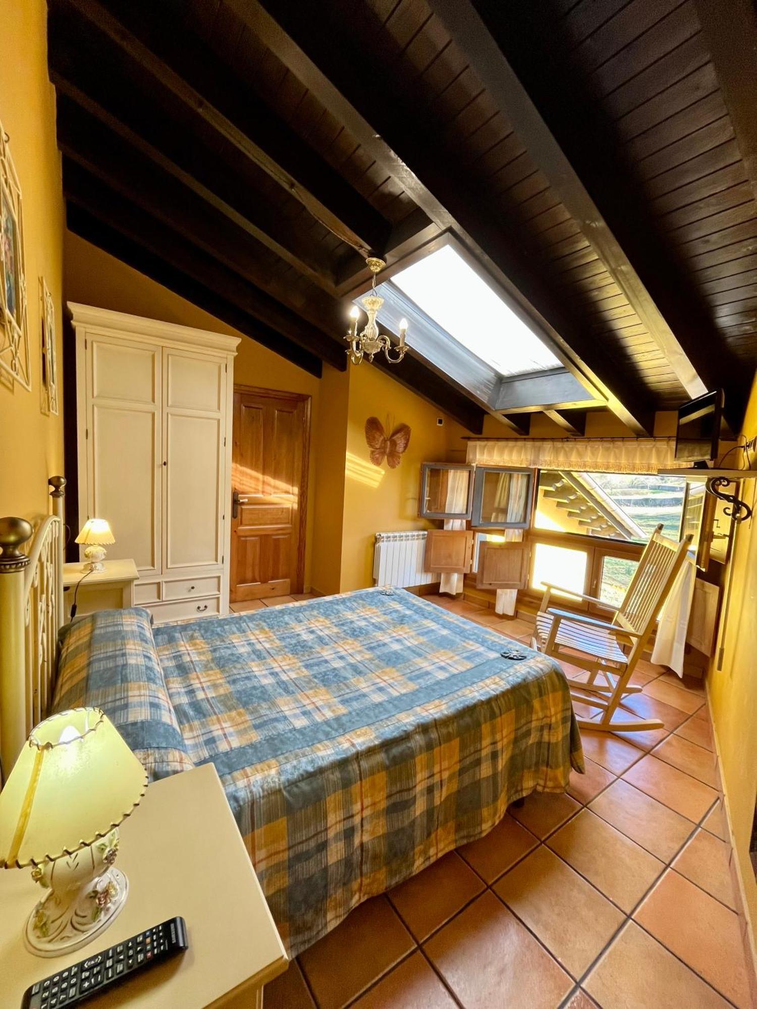 Apartamentos Turisticos Paseo De La Alameda Вальявисьоса Экстерьер фото